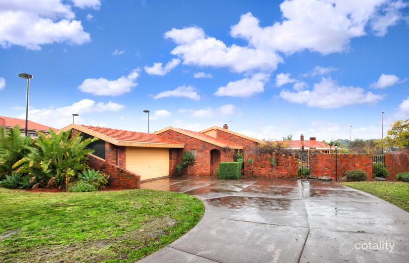 7 Elphinstone Bvd, Greenvale, VIC 3059