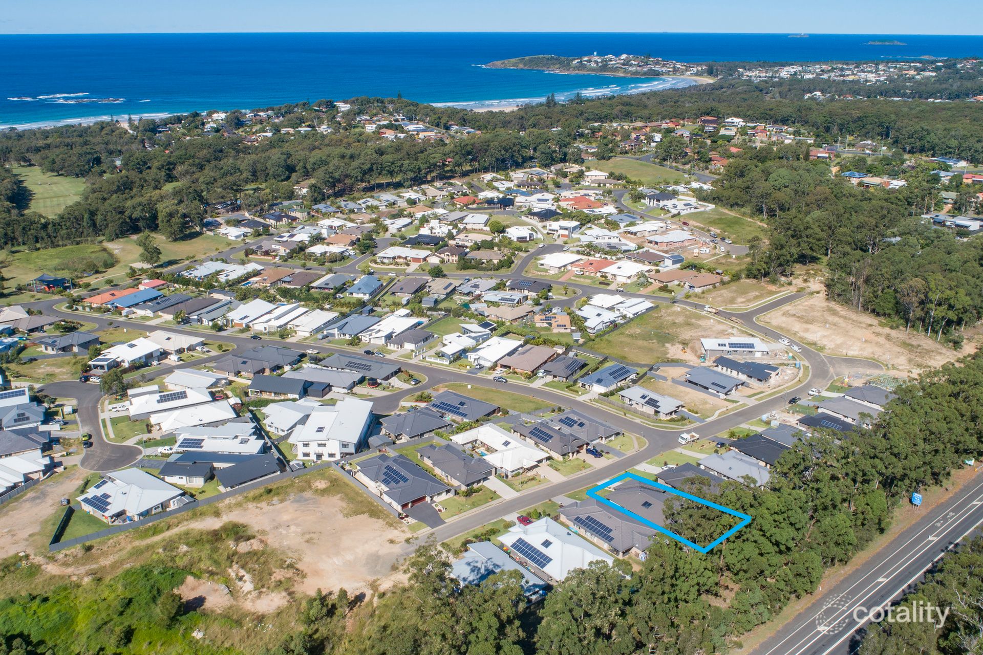 3 Humpback Cres, Safety Beach, NSW 2456