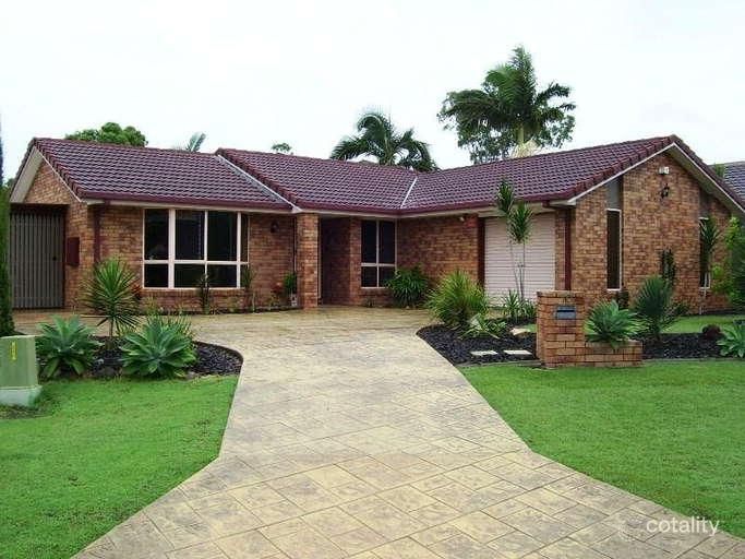 10 Bowerbird Ave, Eli Waters, QLD 4655