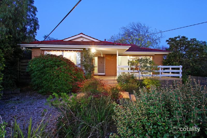 10 Banksia Ct, Croydon South, VIC 3136