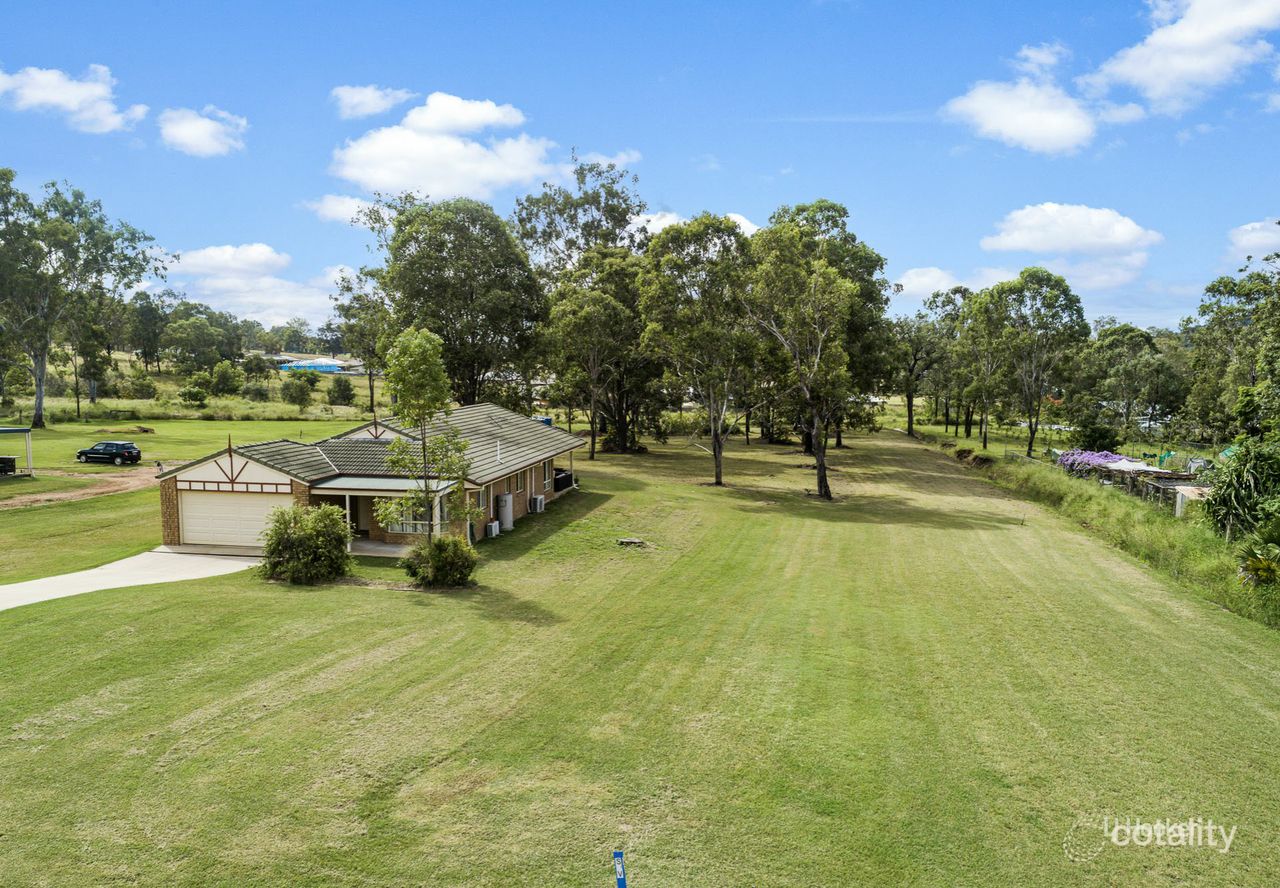 29 Barbour St, Esk, QLD 4312
