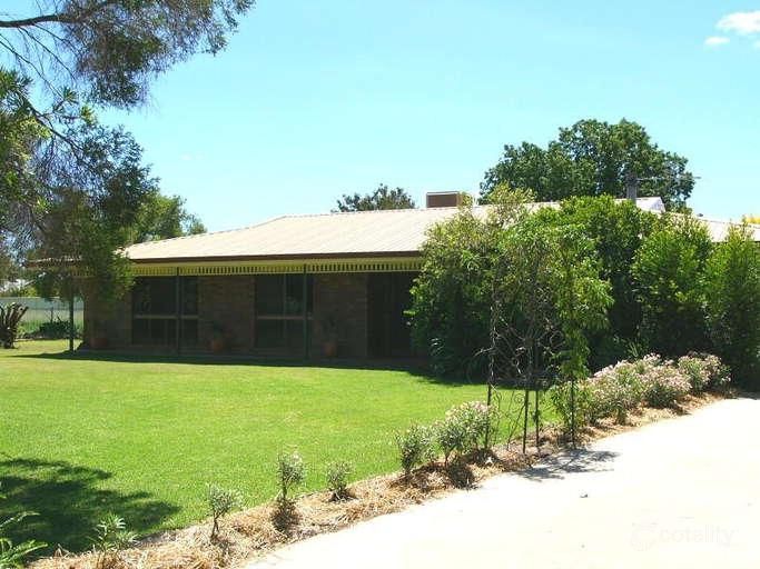 75-77 Barlee St, St George, QLD 4487