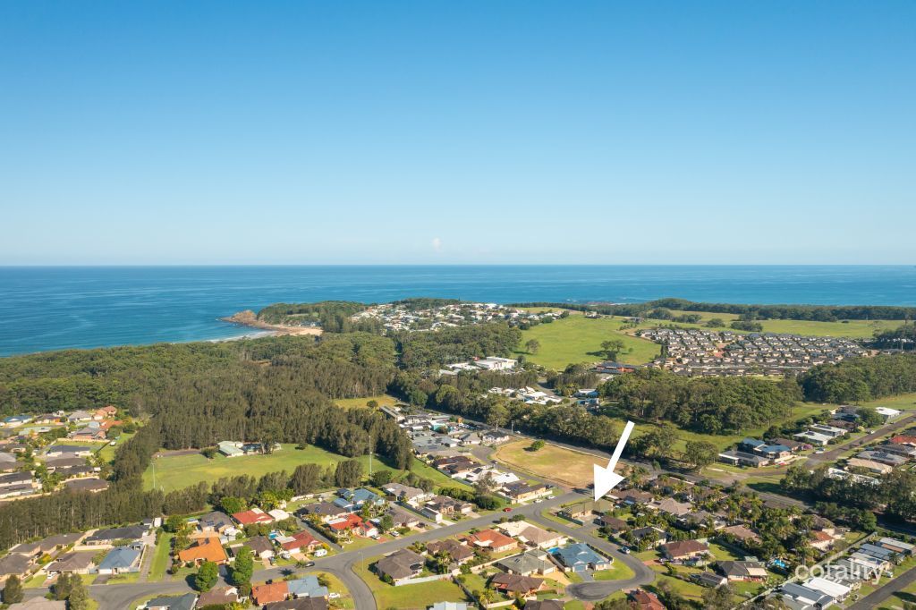 2 Devoy Pl, Black Head, NSW 2430