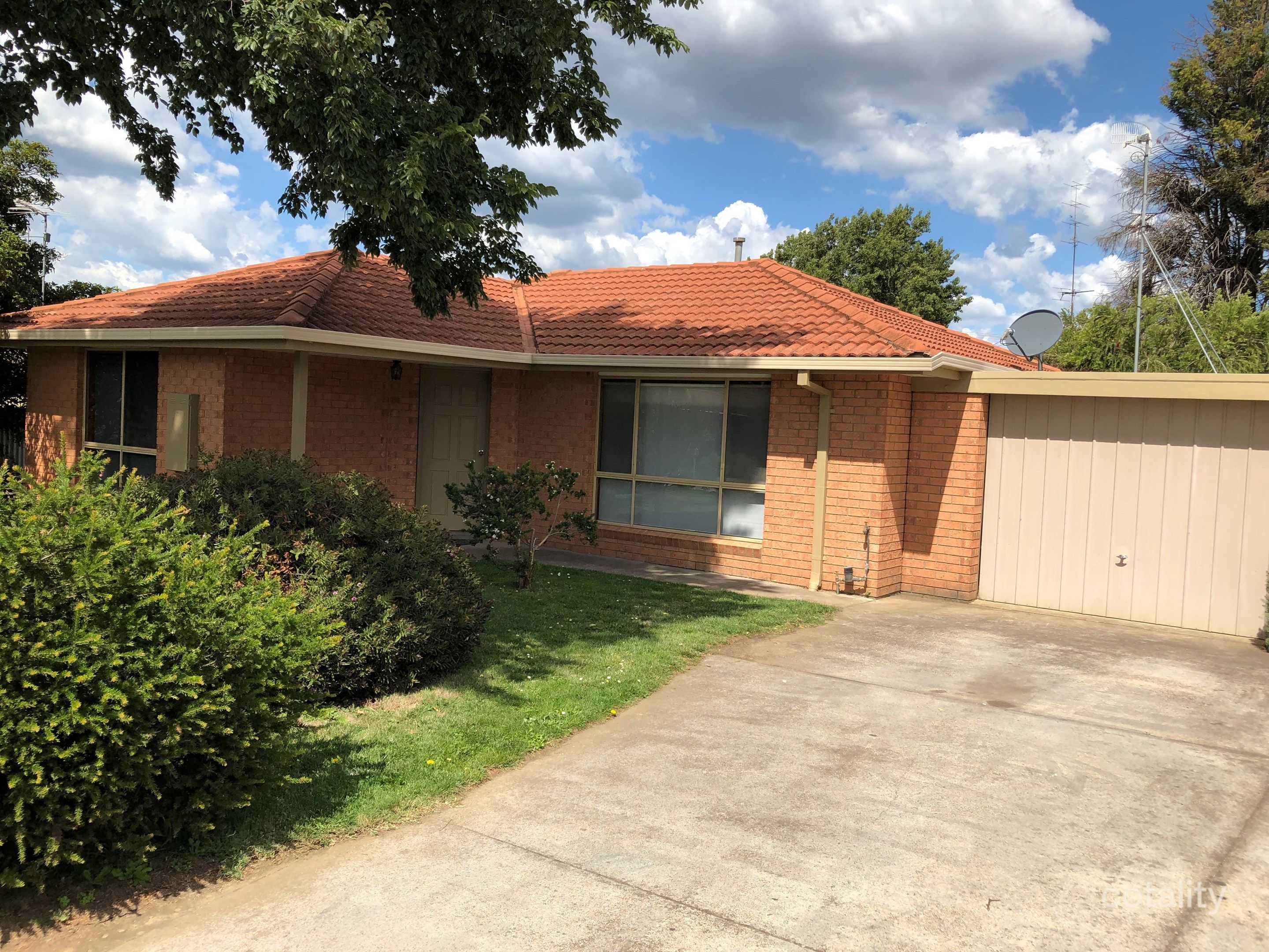2/12-14 Rowlands St, Sebastopol, VIC 3356