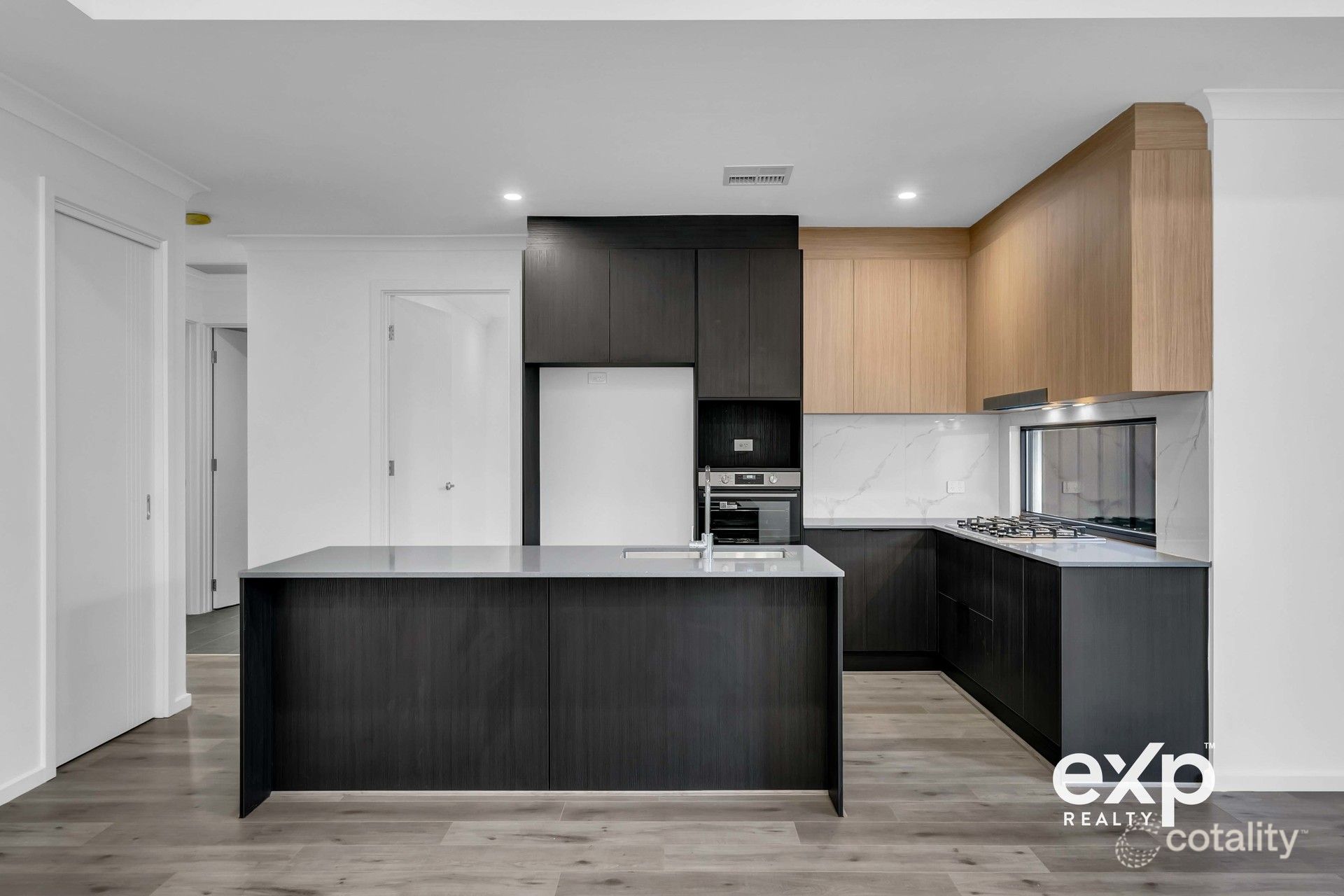 10b Sunderland Ave, Parafield Gardens, SA 5107