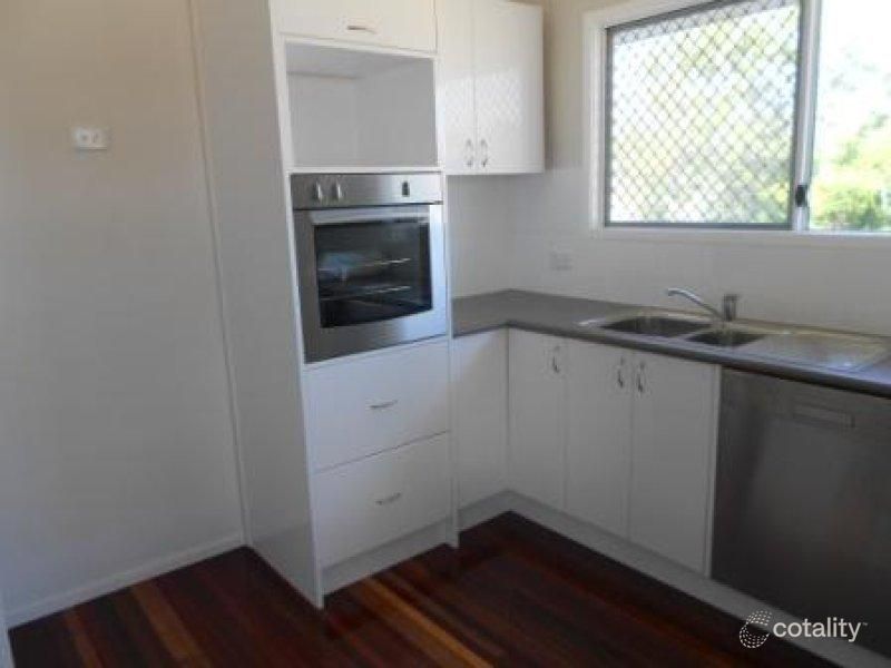 4 Moura Cres, Barney Point, QLD 4680