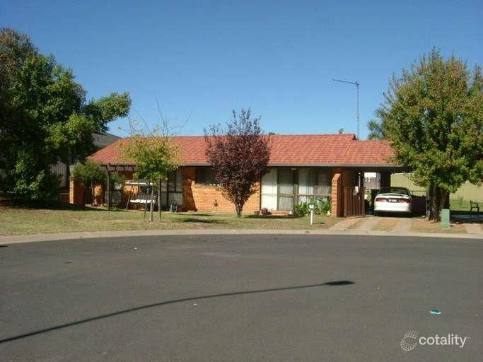 7 Squadron Cl, Dubbo, NSW 2830