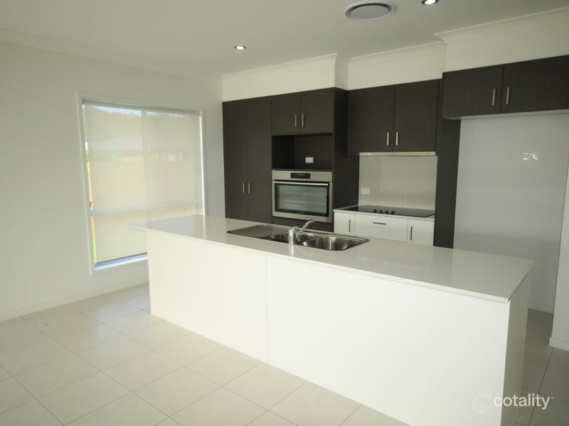 12 Winpara Dr, Kirkwood, QLD 4680