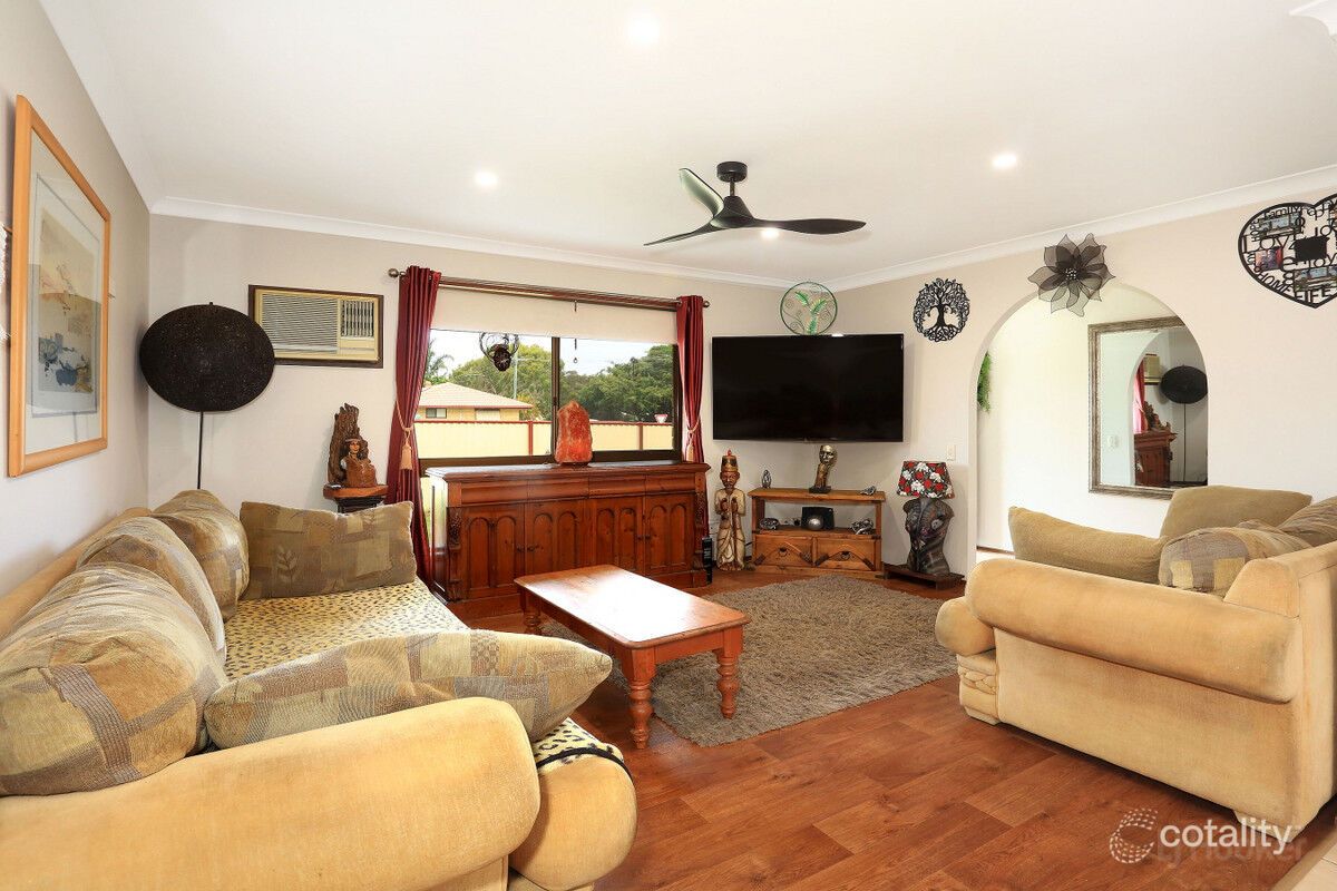 2 Burrendong Rd, Coombabah, QLD 4216