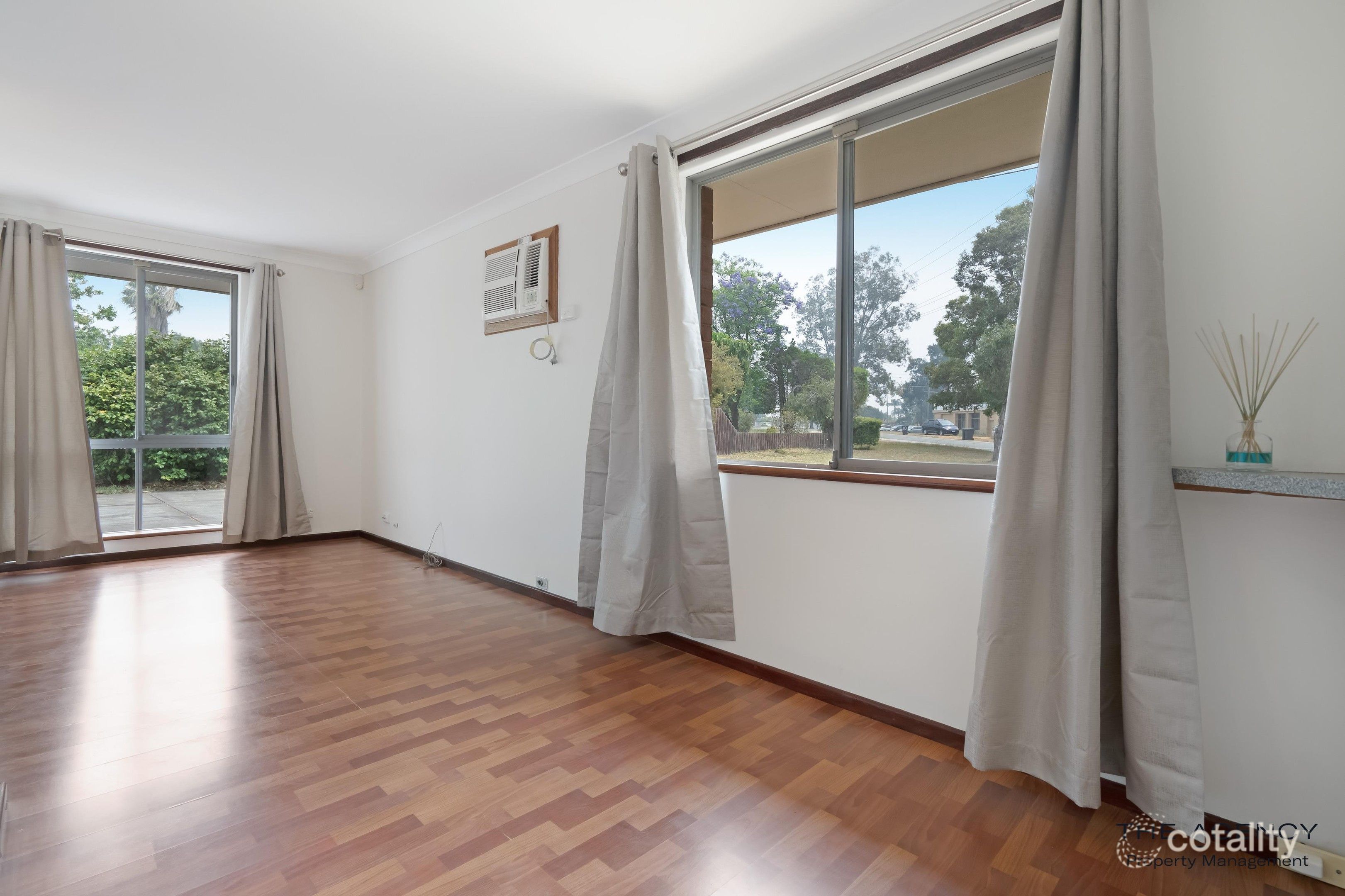 9 Lilac Pl, Huntingdale, WA 6110