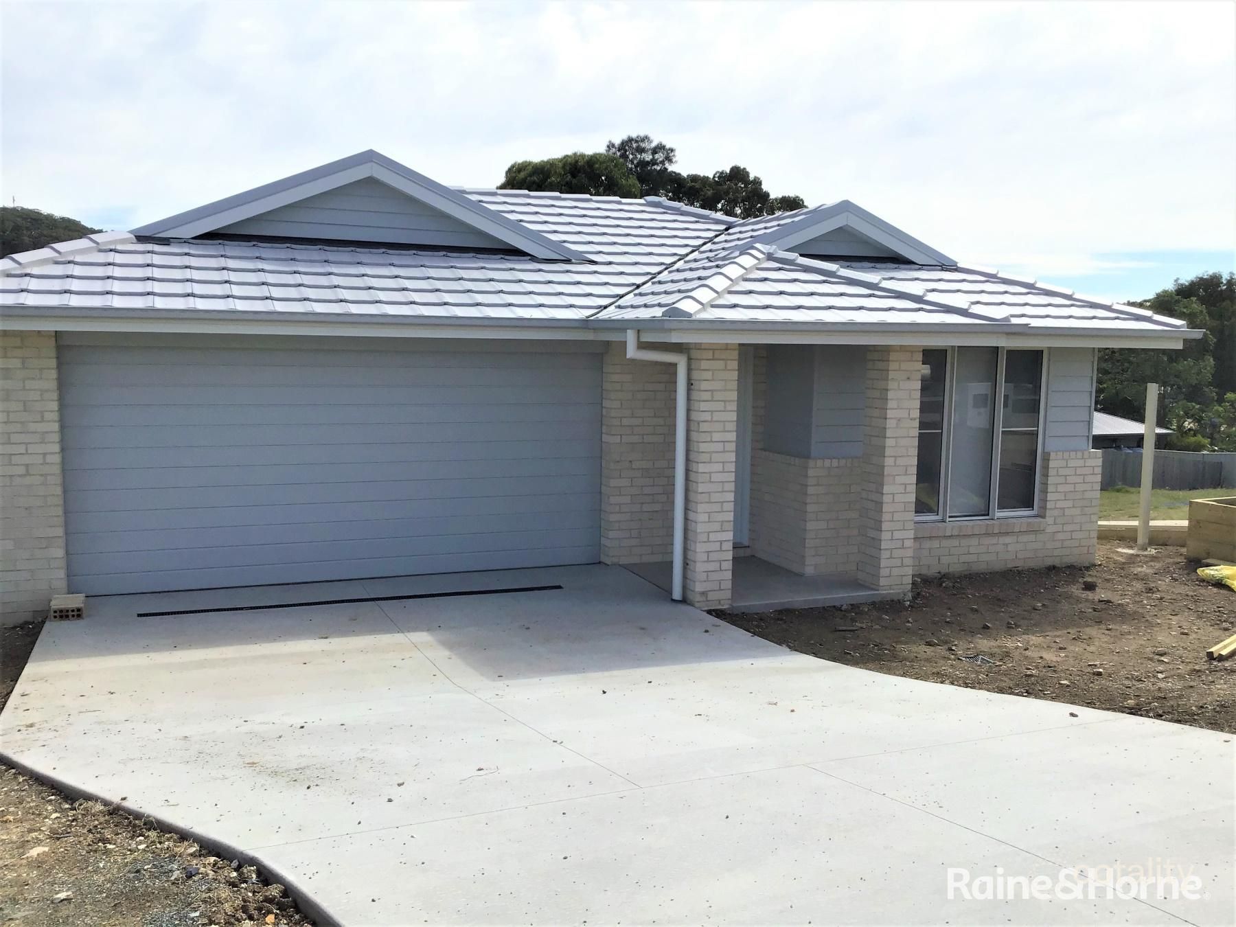 26a Sunshine Cct, Emerald Beach, NSW 2456