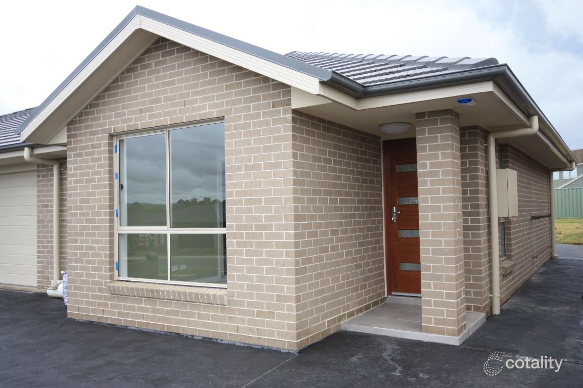 8a Frank St, The Oaks, NSW 2570