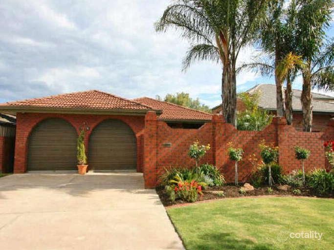 90 Lochside Dr, West Lakes, SA 5021