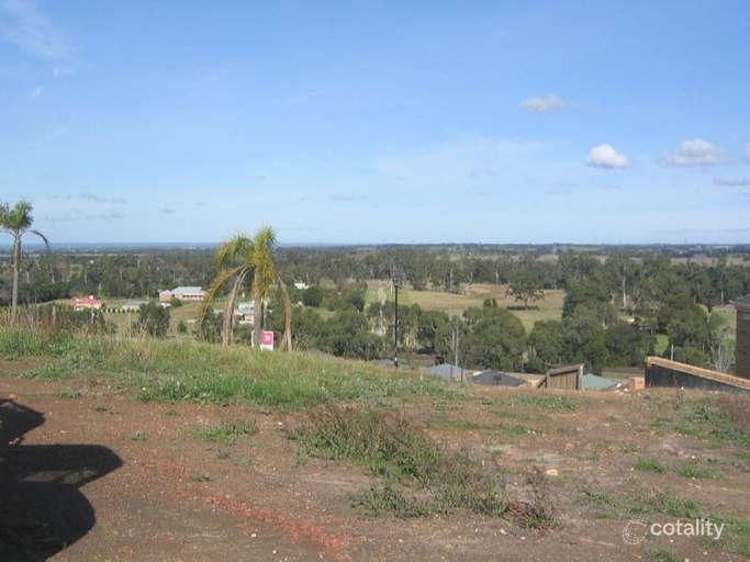 10 Royal Cres, Beaconsfield, VIC 3807