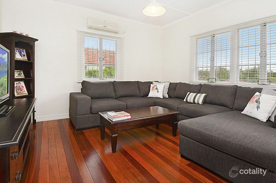 112 Layard St, Holland Park, QLD 4121