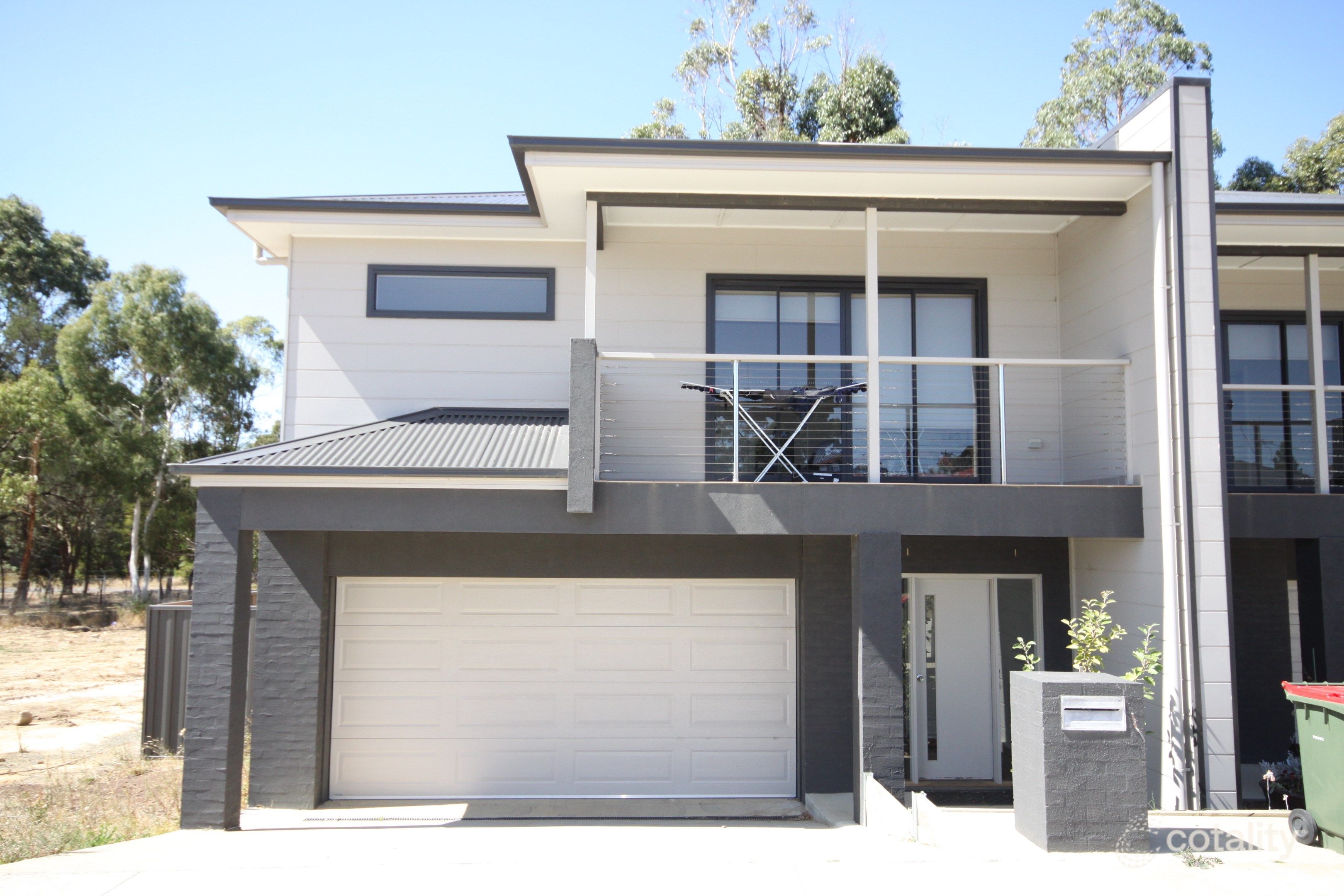 8 Lucia Cres, Mount Clear, VIC 3350