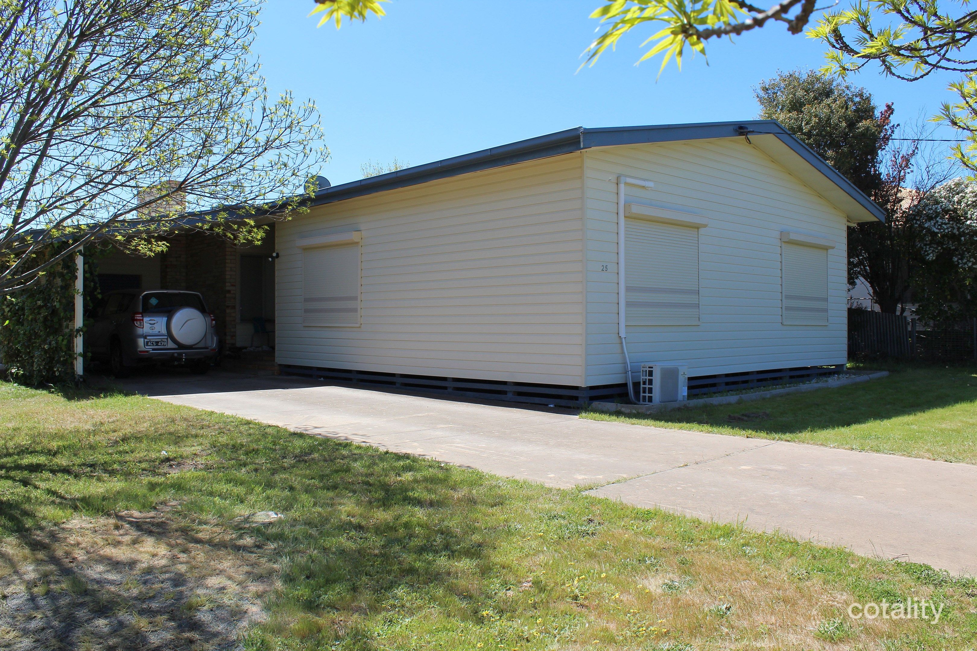 25 George St, Nhill, VIC 3418