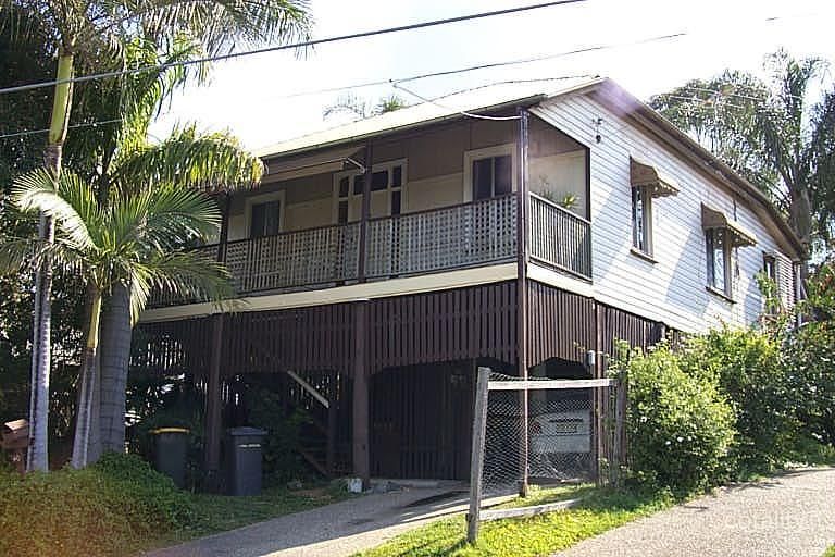 40 Railway Pde, Norman Park, QLD 4170