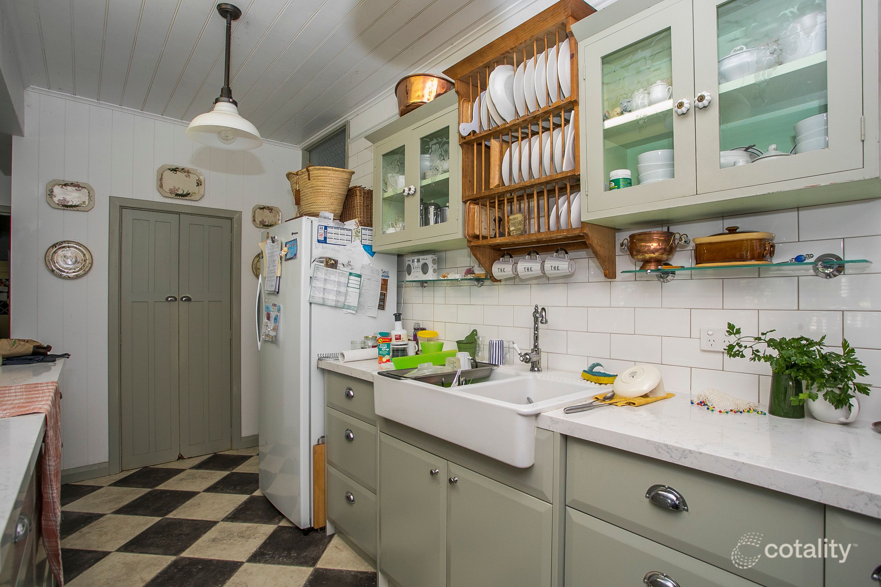 18 Lakes Rd, Hazelmere, WA 6055