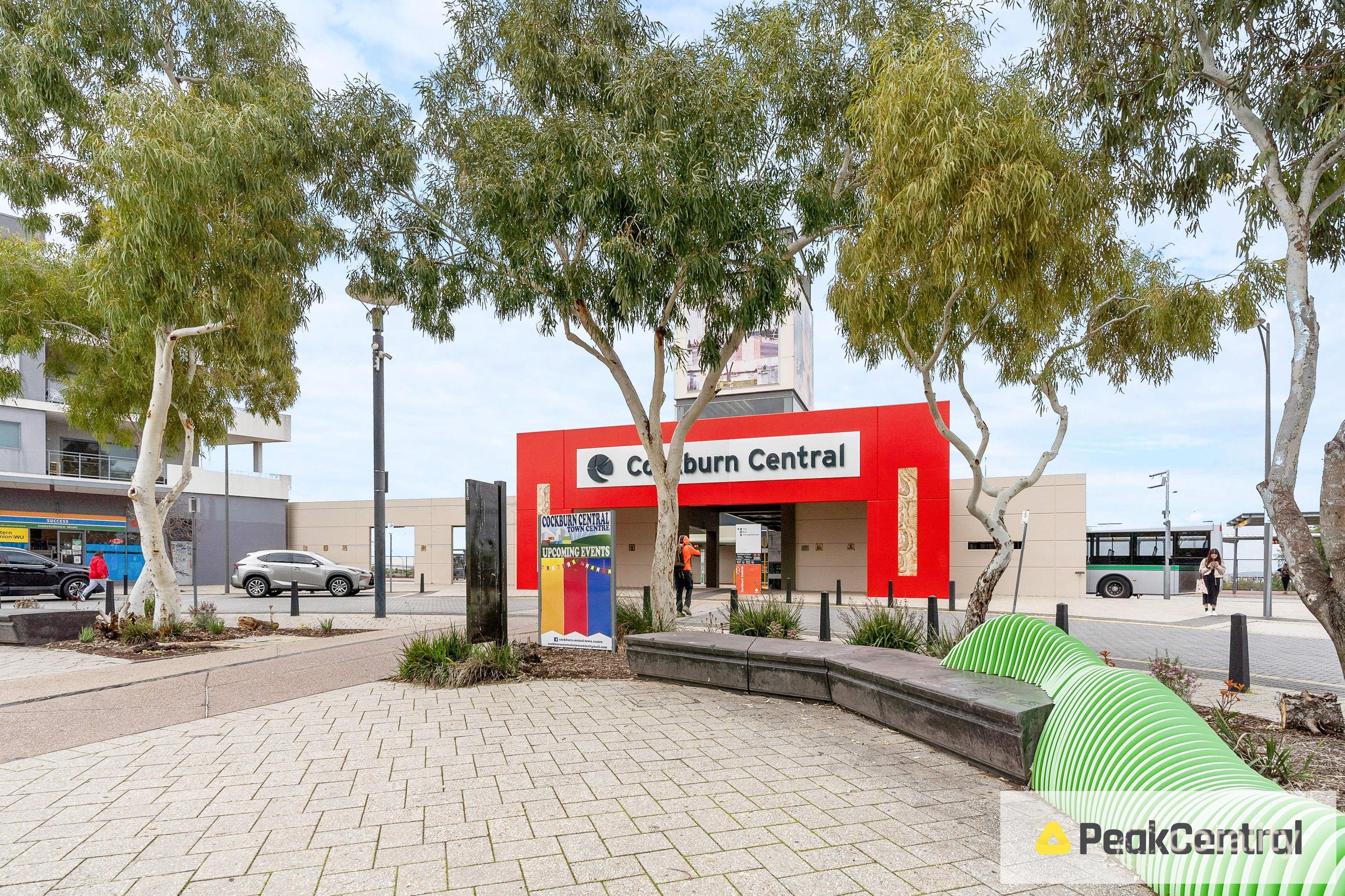 27/2 Points Way, Cockburn Central, WA 6164