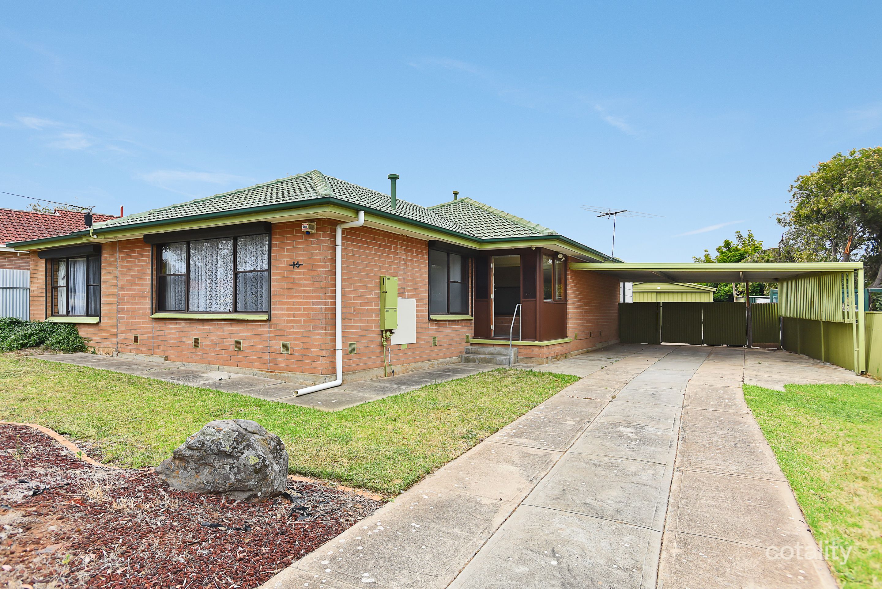 14 Adrian St, Christie Downs, SA 5164
