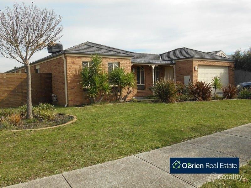 25 Robusta Ave, Cranbourne, VIC 3977