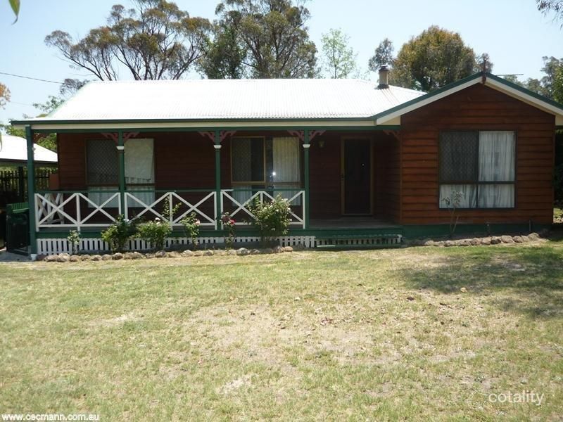 64 Wallangarra Rd, Stanthorpe, QLD 4380