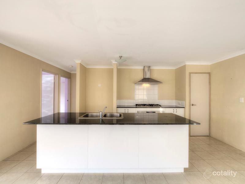 72 Kalari Dr, Wattle Grove, WA 6107