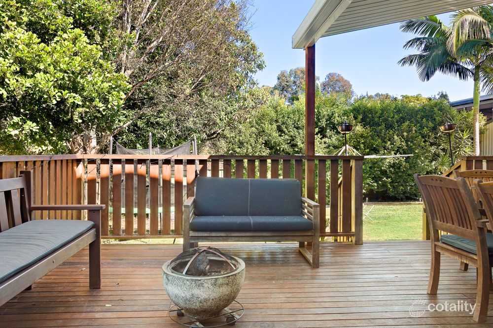 51 Yanderra Ave, Arana Hills, QLD 4054