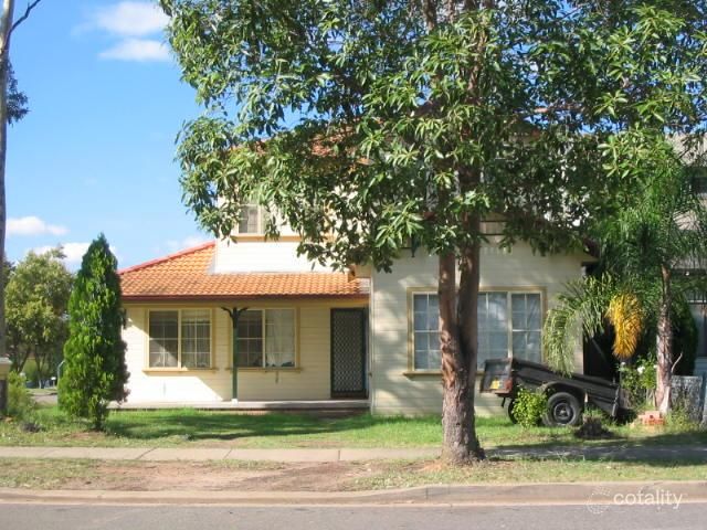 25 Lehn Rd, East Hills, NSW 2213