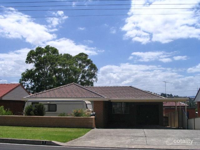 7 Phillip Cres, Barrack Heights, NSW 2528