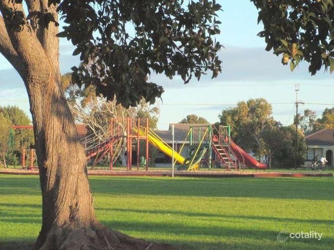 26 Potter Dr, Woodcroft, SA 5162