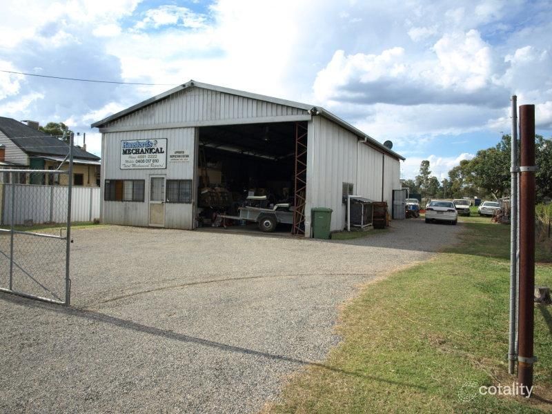 36 Queen St, Oakey, QLD 4401
