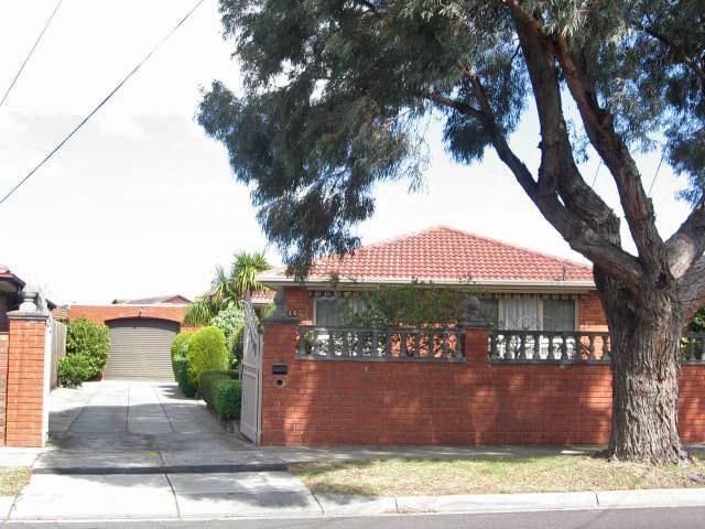 16 Glenelg Dr, Clayton South, VIC 3169