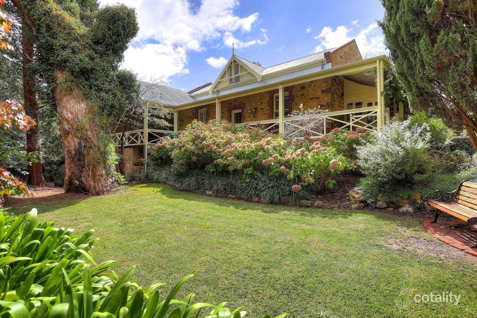 7 Heath Rd, Crafers West, SA 5152