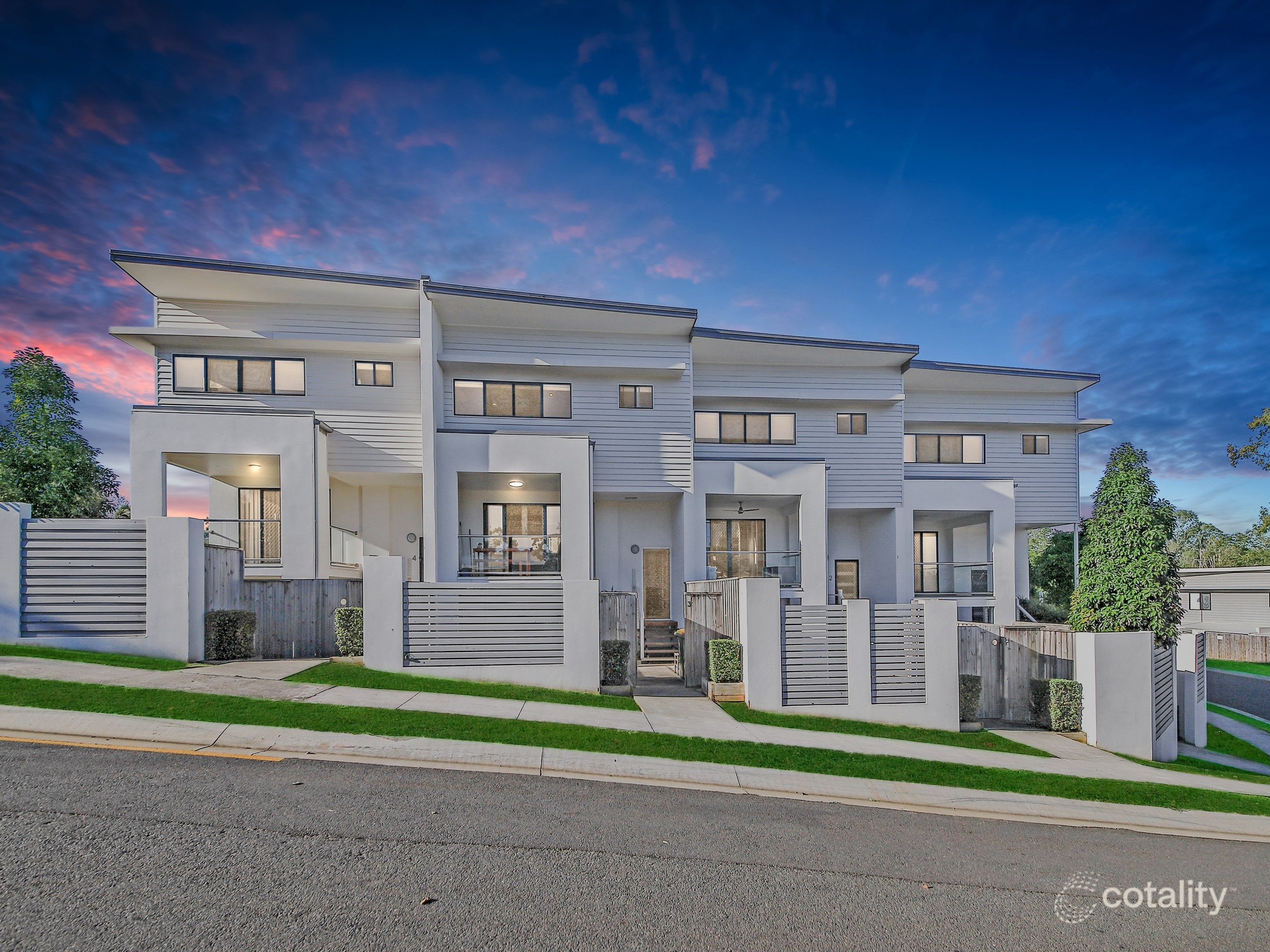 3/8 Oasis Cl, Manly West, QLD 4179