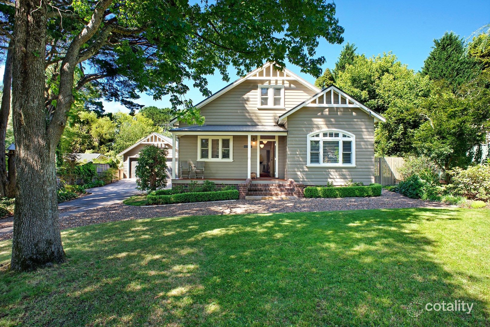 30 Fletcher St, Wentworth Falls, NSW 2782