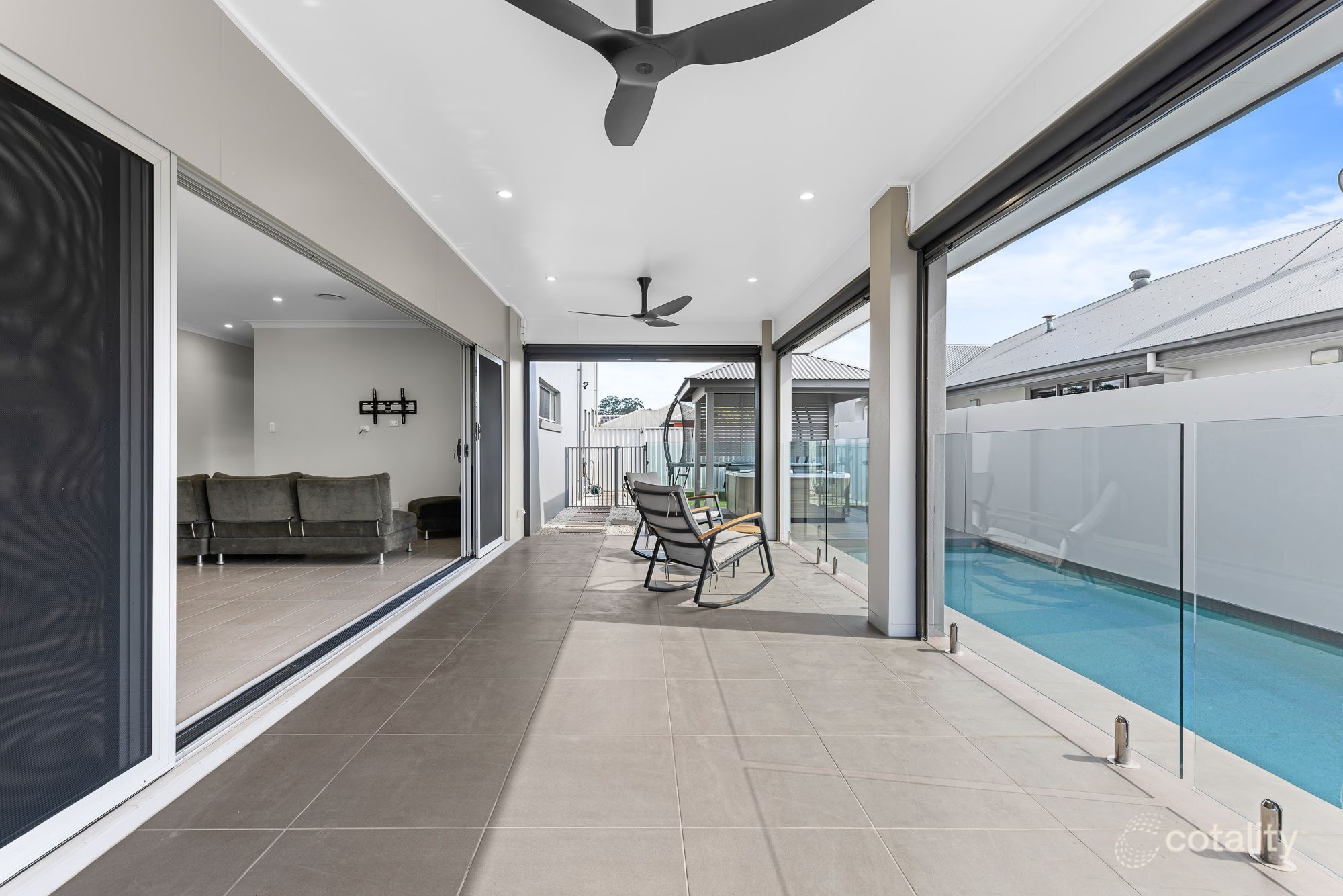 5 Finnegan Cct, Oxley, QLD 4075