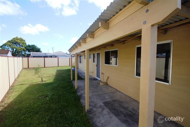 19 Cotswold St, Mount Warren Park, QLD 4207