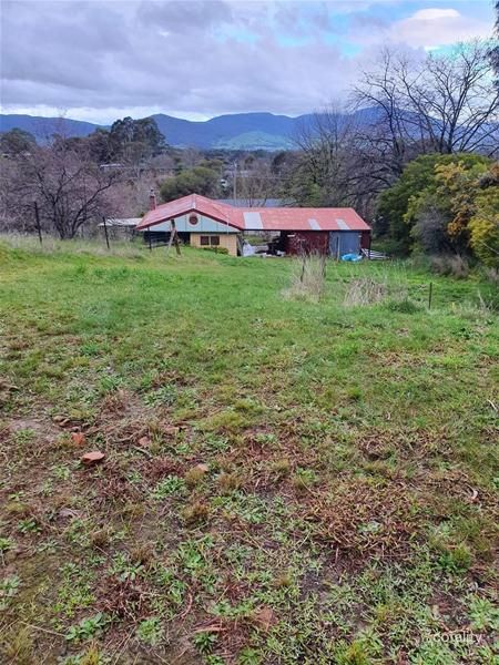 37 Isaacs Ave, Yackandandah, VIC 3749