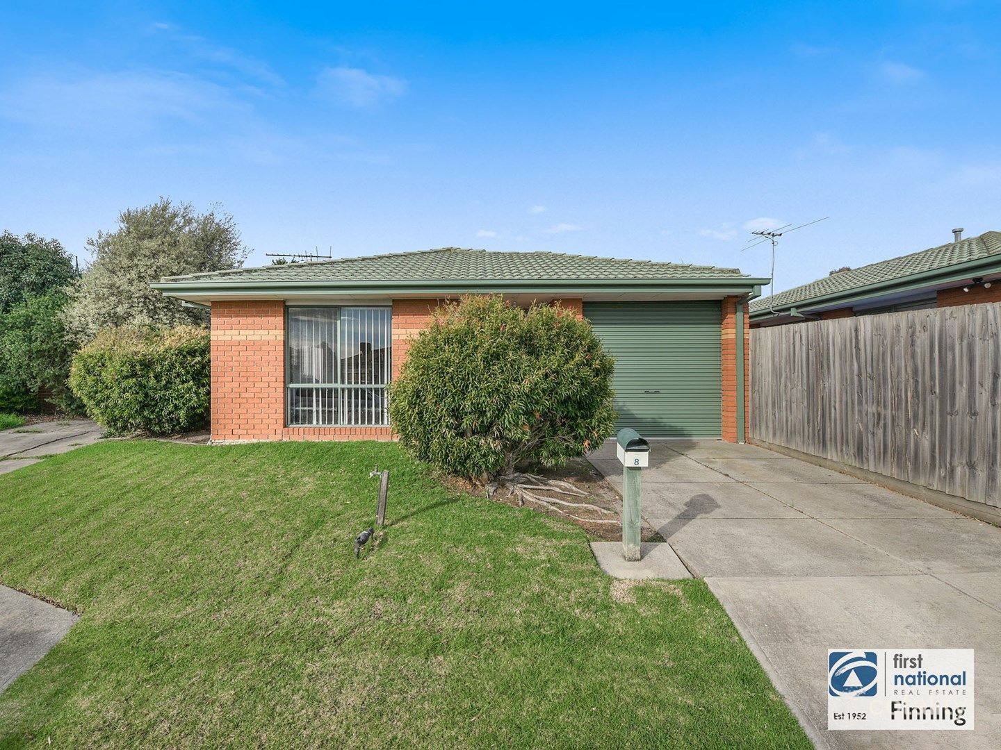 2/8 Curnow Ct, Cranbourne West, VIC 3977