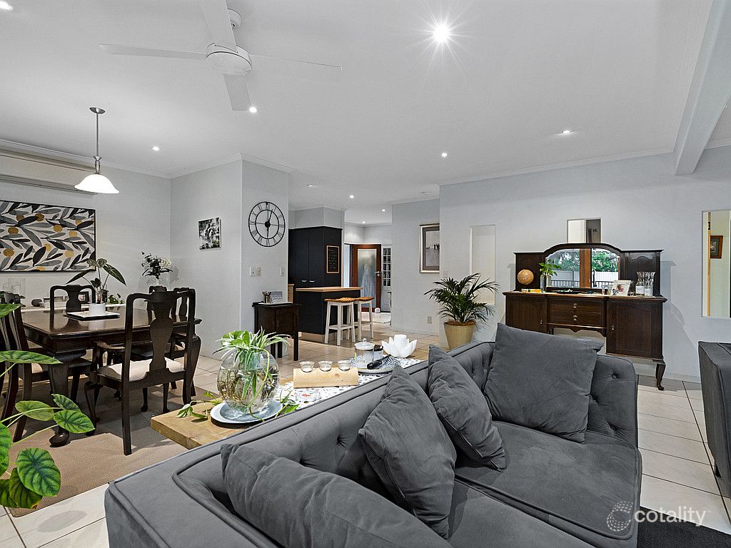 17 Mccleary St, Bundall, QLD 4217