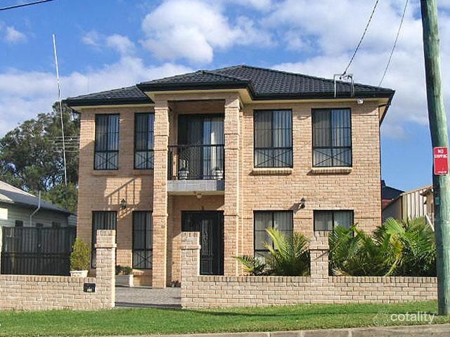 54 Banksia Rd, Greenacre, NSW 2190