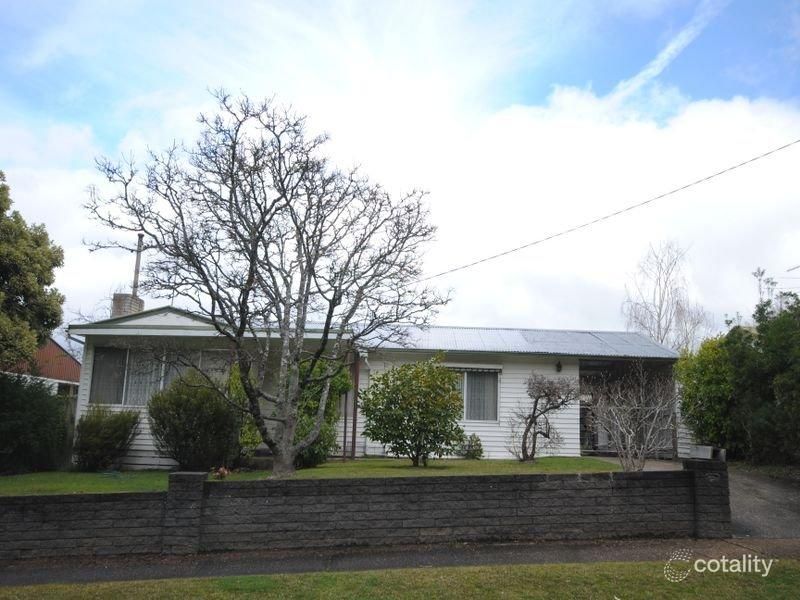 3 East Cres, Eildon, VIC 3713