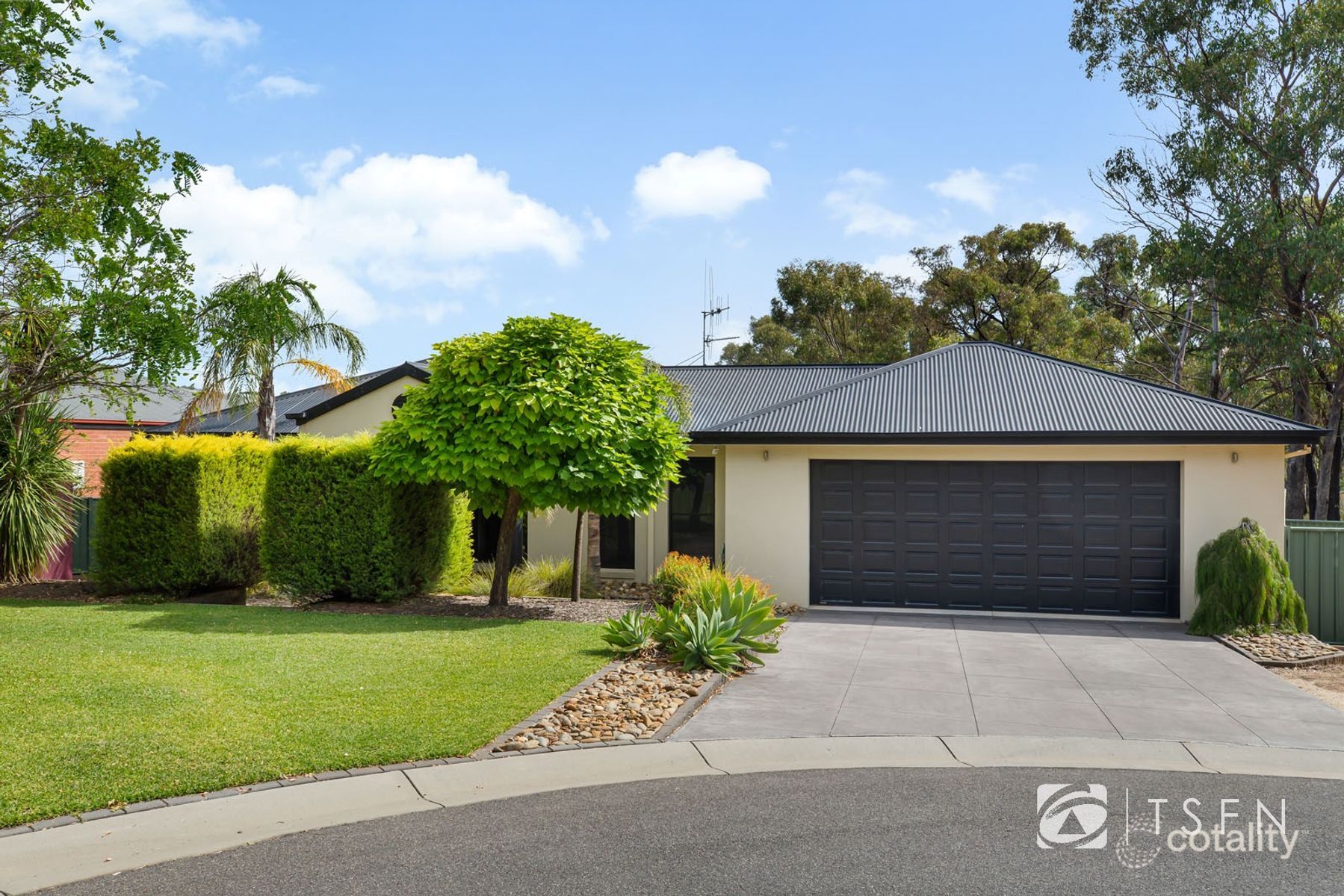 2 Needlewood Dr, Kangaroo Flat, VIC 3555
