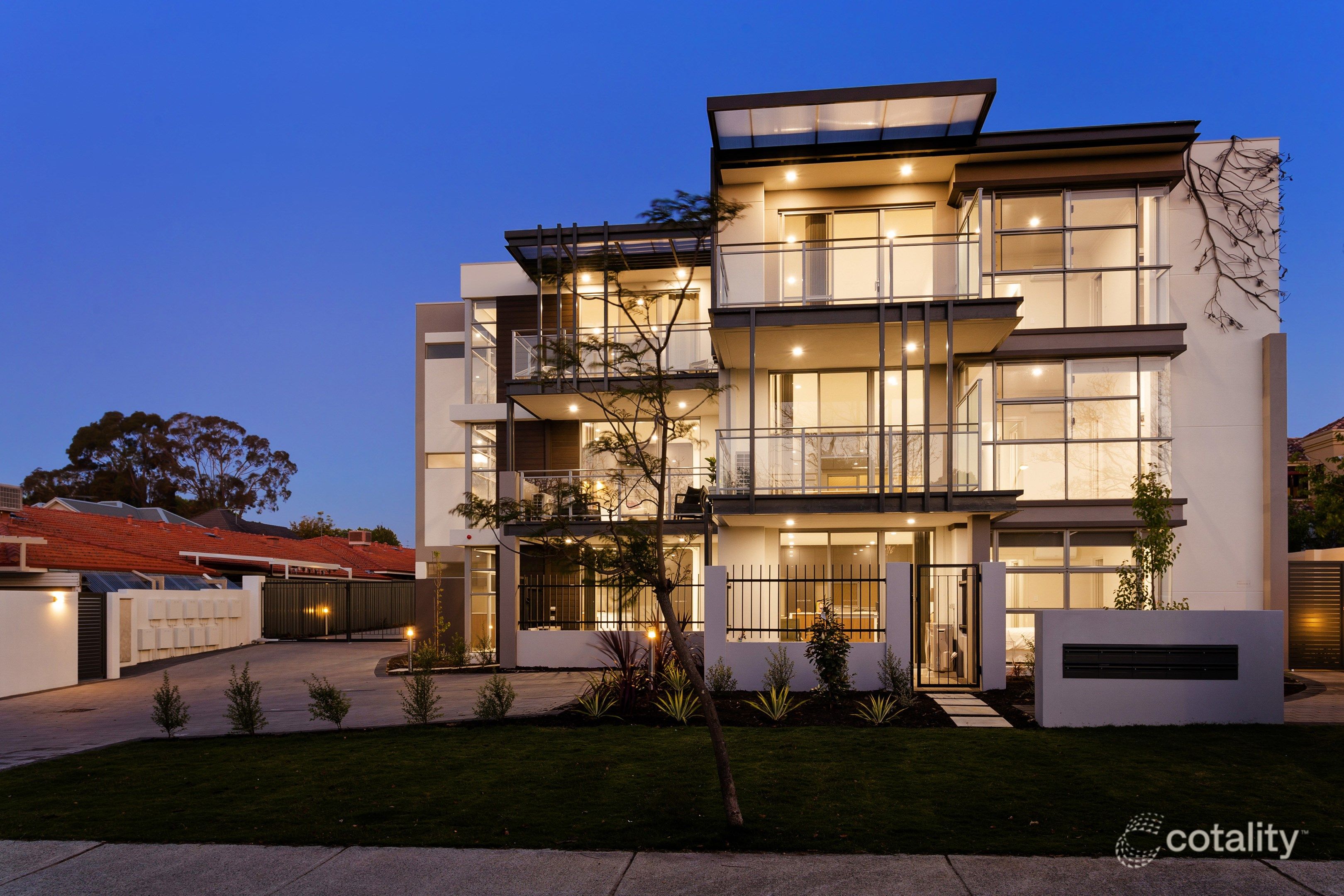 4/118 Matheson Rd, Applecross, WA 6153