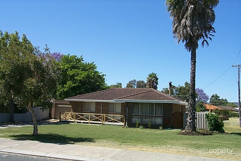 28 Lowanna Way, Armadale, WA 6112