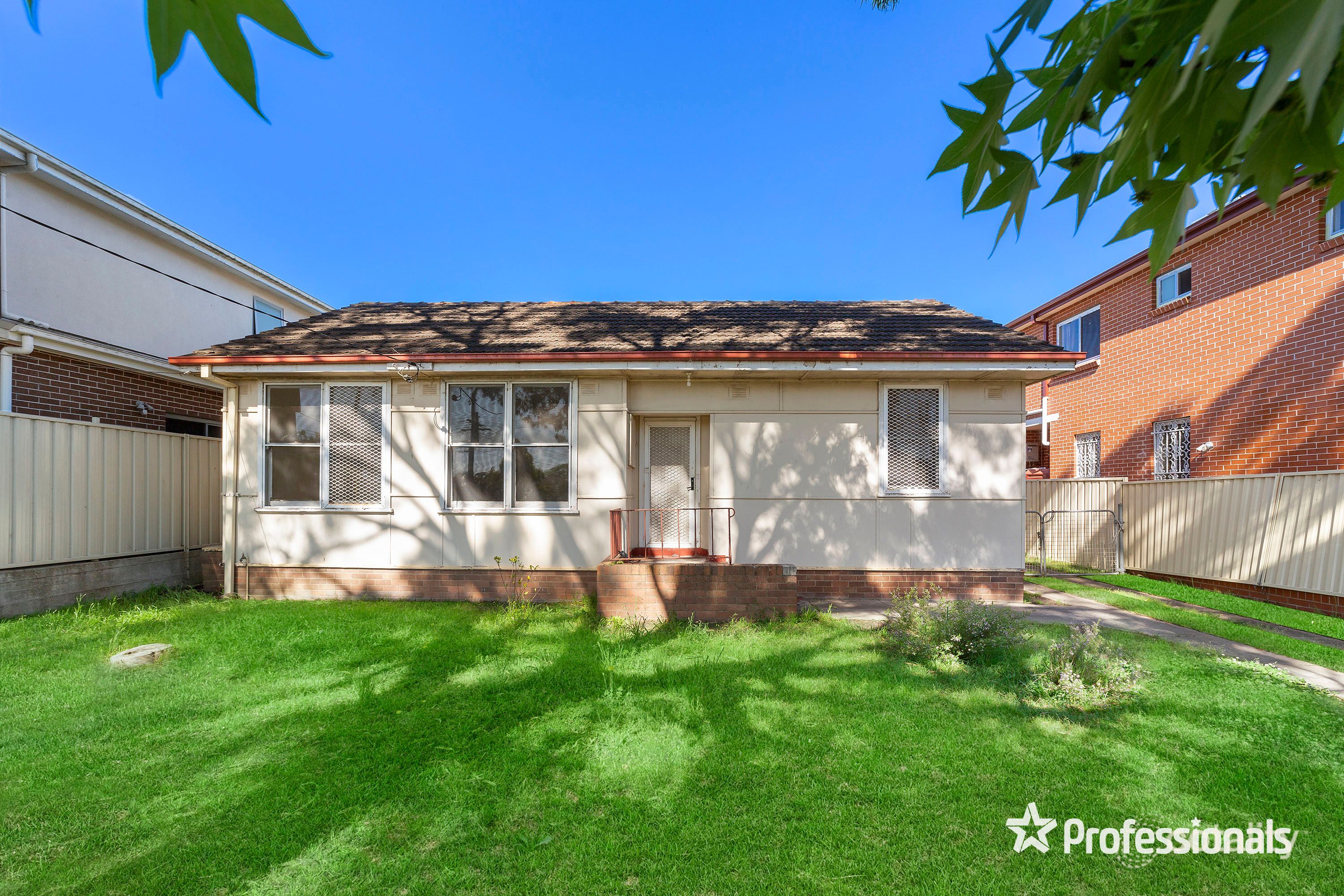 33 Benfield Pde, Panania, NSW 2213
