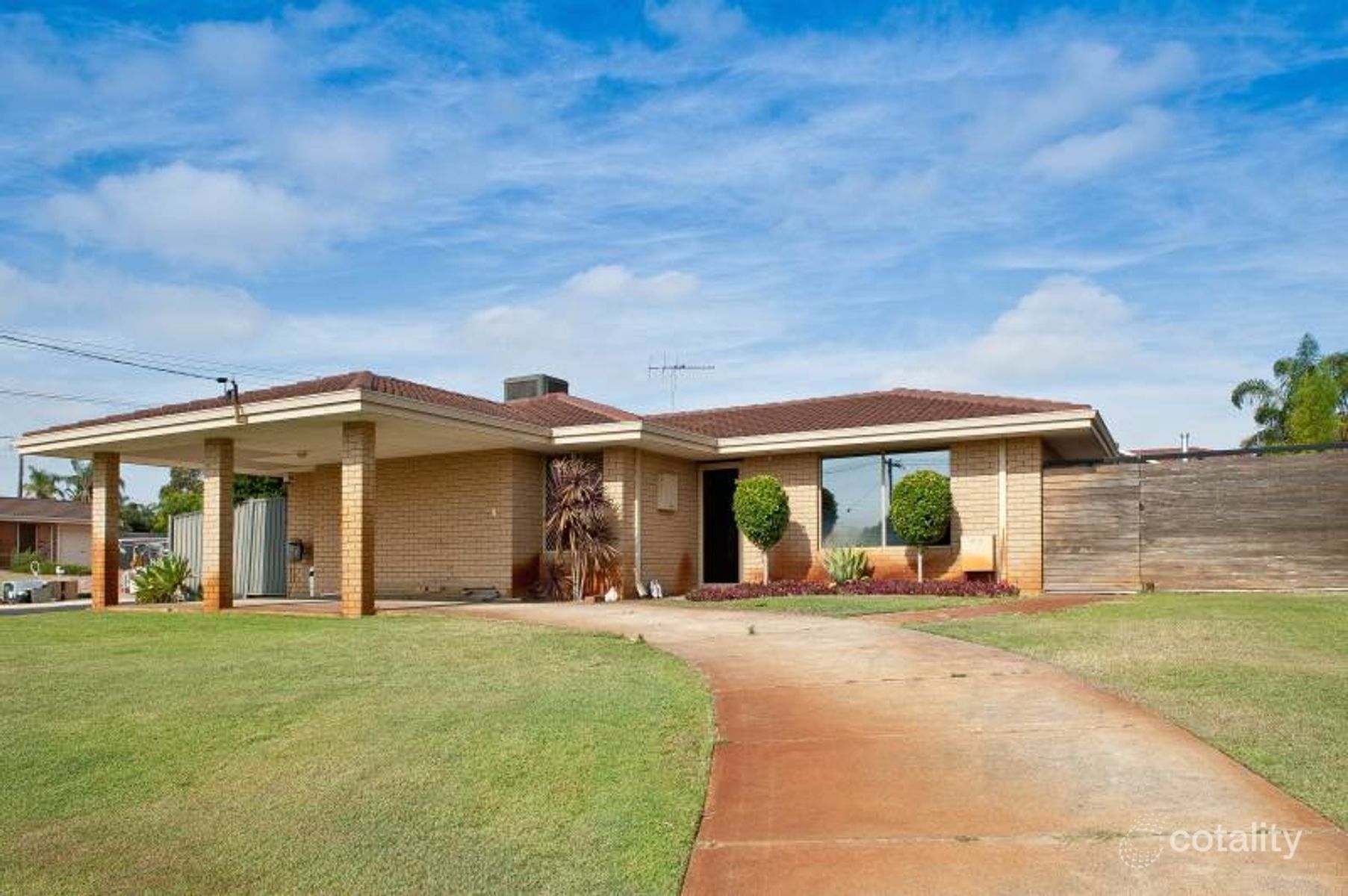1 Loch View, Craigie, WA 6025