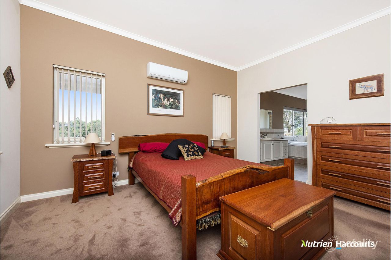 114 Mchavloe Dr, Gingin, WA 6503